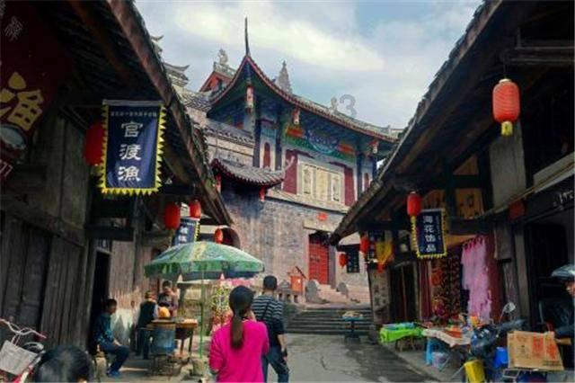 逃出昏暗的地下室
